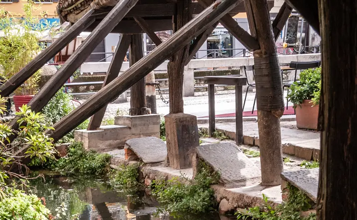 Paseo en barco por los canales Navigli de Milán - buendía