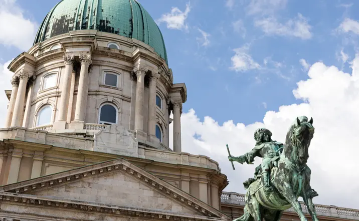 Tour con audioguía para móvil por el Castillo de Buda - buendía