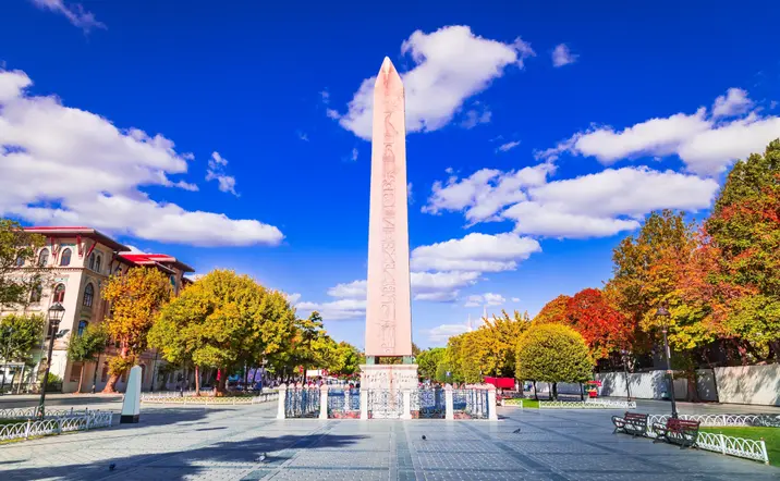 Obelisco de Teodosio en un día soleado, Estambul