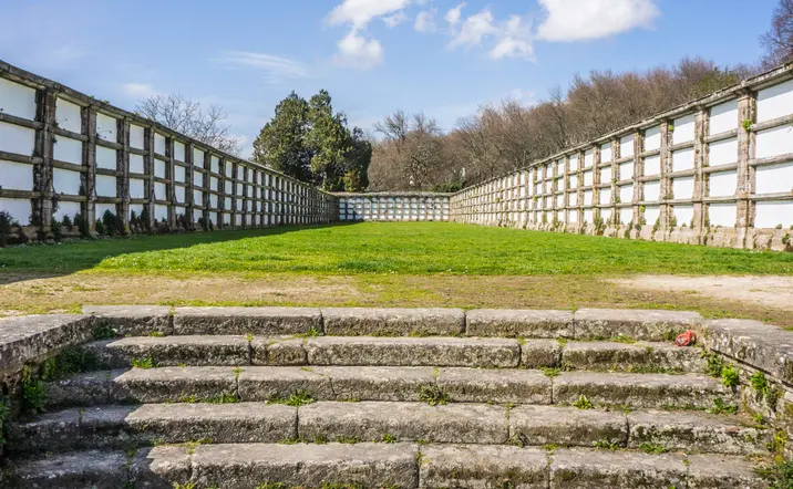 Vista principal del antiguo cementerio de Santiago.