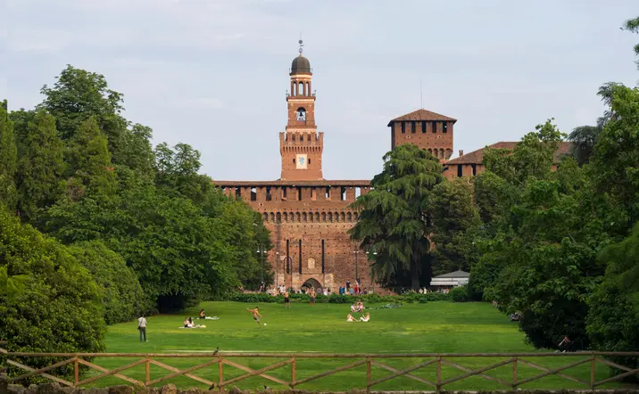 Entrada al Castillo Sforzesco de Milán con audioguía - buendía