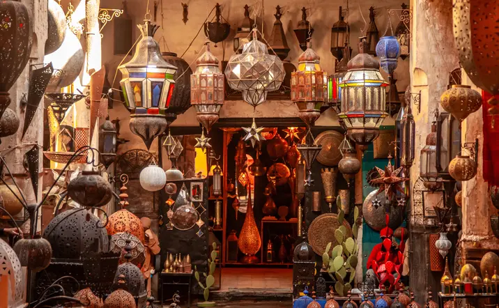Tienda de lámparas en el Gran Zoco de Marrakech