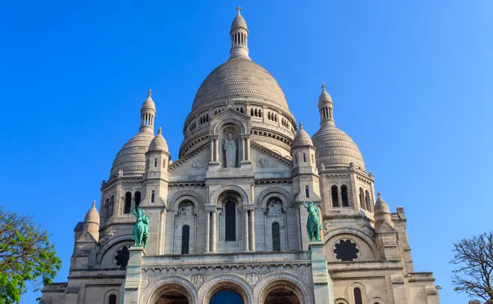 Plano principal de la Basílica del Sagrado Corazón en Montmartre, París