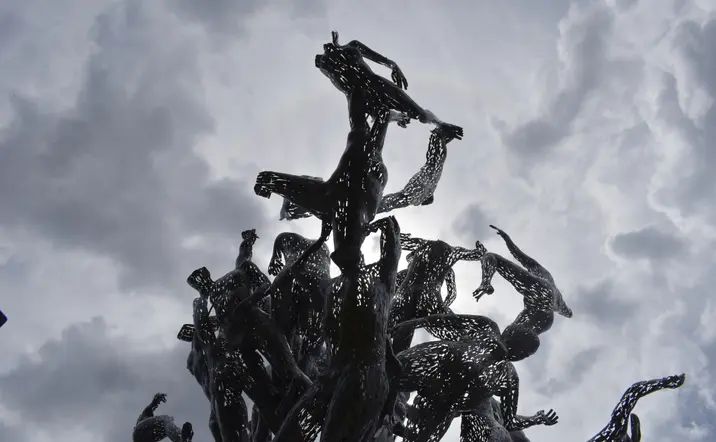 Escultura original del barrio de Miraflores.