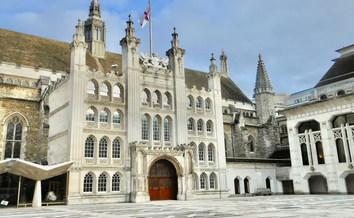 Majestuoso y lleno de historia, el Guildhall ha sido el corazón cívico de la City durante siglos.