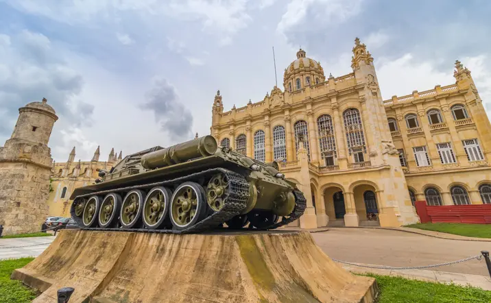 Imagen de la parte exterior del Museo de la Revolución, La Habana