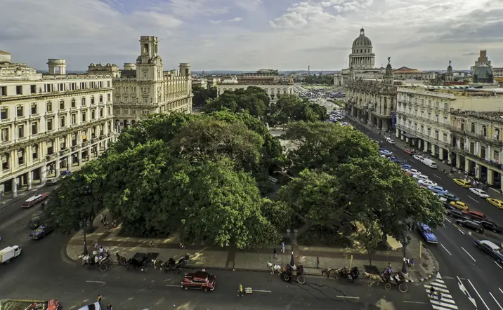 Imagen panorámica del Parque Central de La Habana, Cuba
