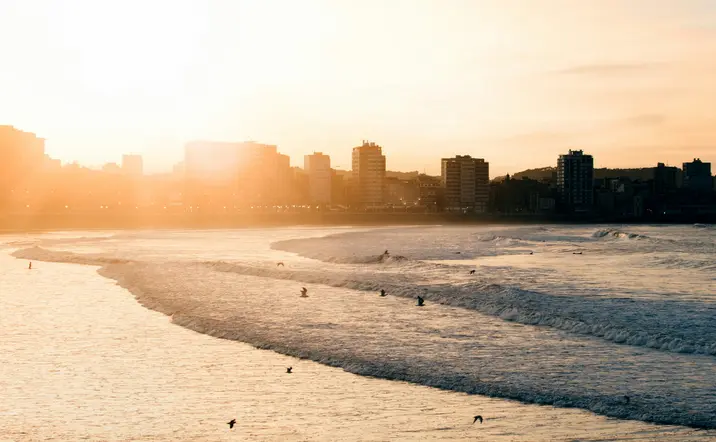 Tour panorámico en tuk tuk por Gijón - buendía