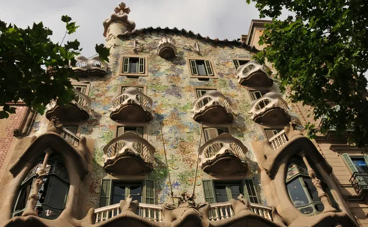 Free tour de Gaudí y Barcelona modernista - buendía