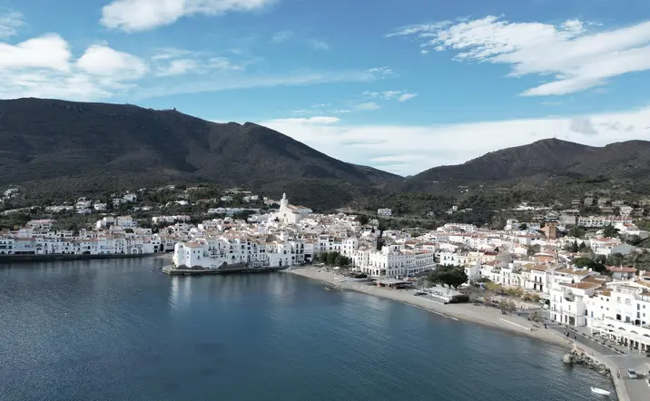 Excursión a Girona, Figueres y Cadaqués desde Barcelona con entrada opcional al Museo Dalí - buendía