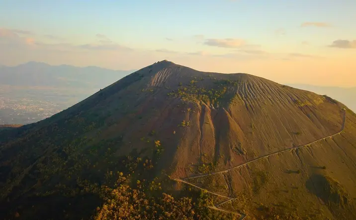 Monte Vesubio al atardecer
