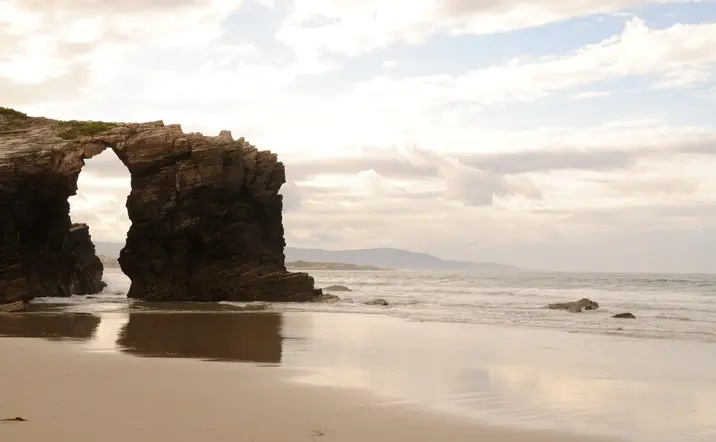 Excursión a la playa de las Catedrales, Ribadeo, Isla Pancha y Tapia de Casariego desde Oviedo